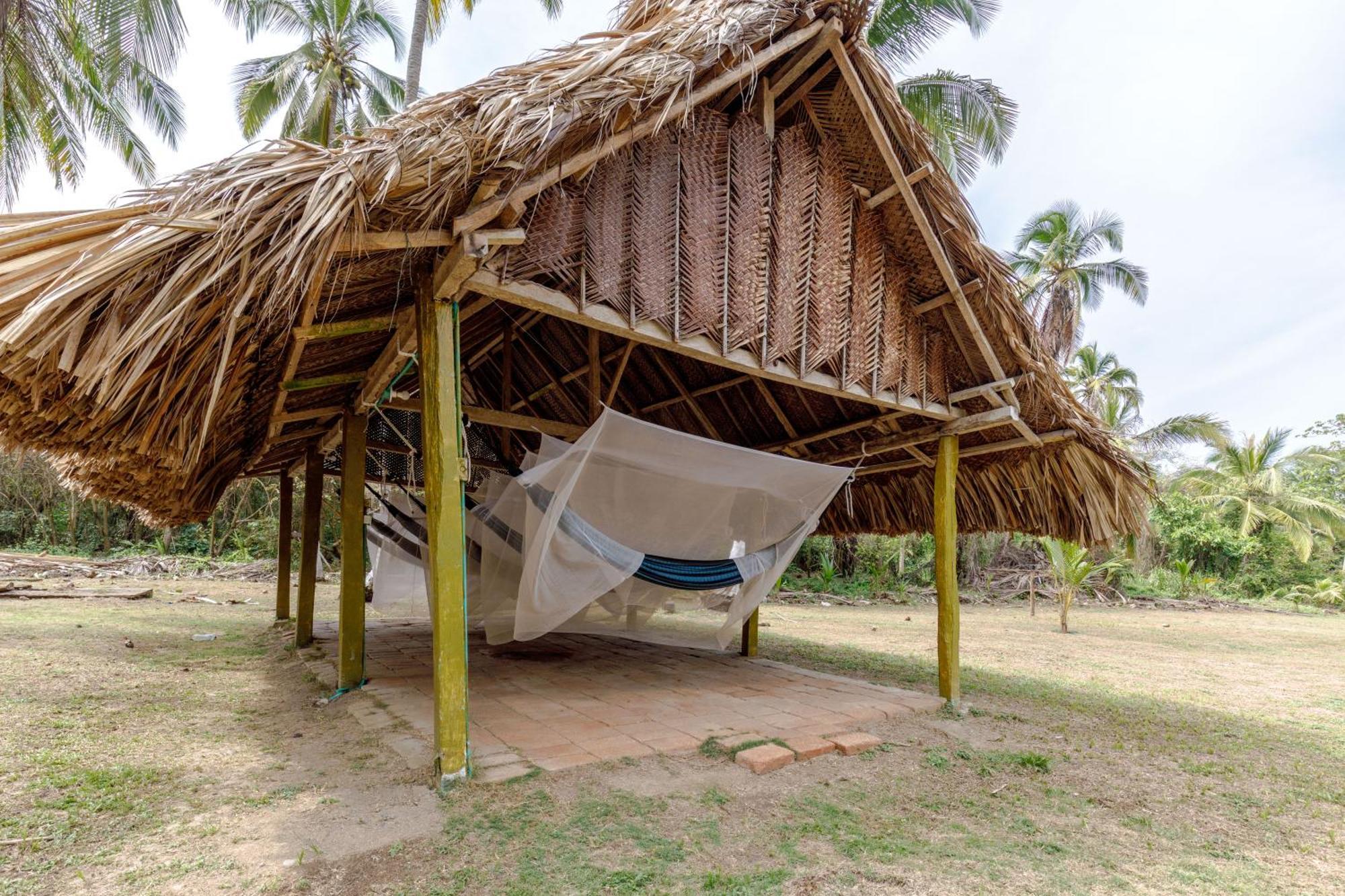 Casa De Campo Castillete Dentro Del Parque Tayrona El Zaino Ruang foto